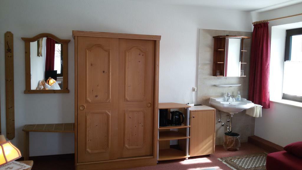 Hotel Pension Lindenhof Prien am Chiemsee Kamer foto